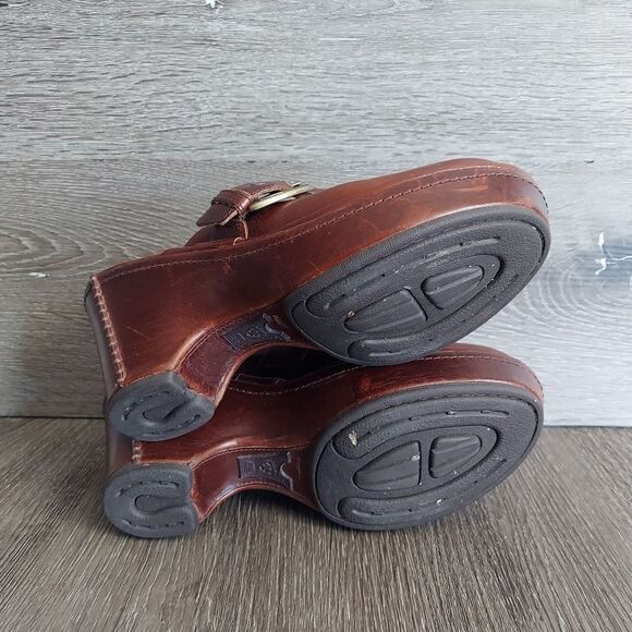 ARIAT Womens Sz 6.5 B Brown Leather Heeled Horseshoe Buckle Slip-On Clogs - Picture 7 of 9